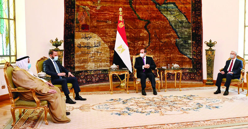 CAIRO: Egyptian President Abdulfattah Al-Sisi meets Kuwait's National Assembly Speaker Marzouq Al-Ghanem. - KUNAn