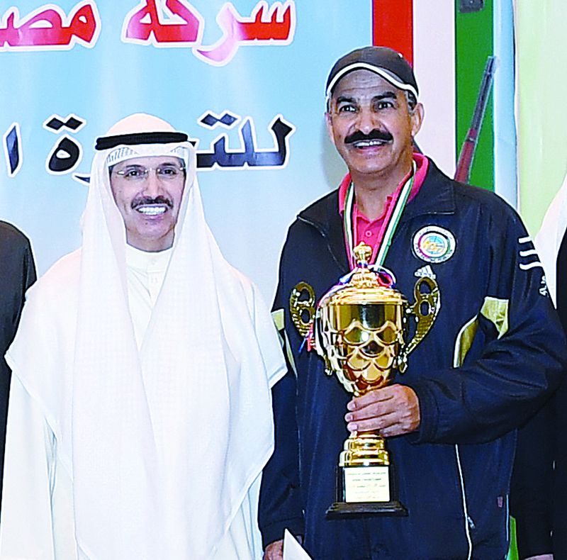 KUWAIT: Secretary General of Kuwait and Arab Shooting Federations Obaid Munahi Al-Osaimi (left) with skeet shooter Abdullah Al-Rashidi in an archive photo.n