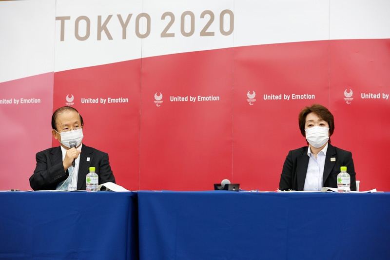 TOKYO: Toshiro Muto (left), CEO of Tokyo 2020, and Tokyo 2020 president Seiko Hashimoto (right) attend a press conference following a four-party meeting in Tokyo yesterday. – AFPn