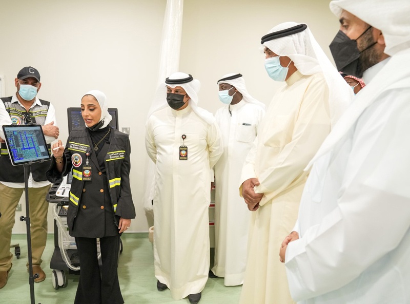 KUWAIT: Kuwait's Prime Minister His Highness Sheikh Sabah Al-Khaled Al-Hamad Al-Sabah (second right) and health ministry officials are seen during a tour of the new Farwaniya Hospital project. – KUNAn