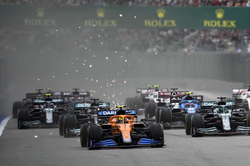 SOCHI: Drivers take the start of the Formula One Russian Grand Prix at the Sochi Autodrom circuit in Sochi on September 26, 2021. – AFPn