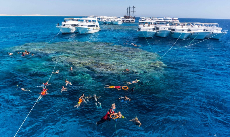 SHARM EL-SHEIKH: A picture taken on Sept 29, 2021 shows Russian tourists in this Egyptian Red Sea resort. - AFP n