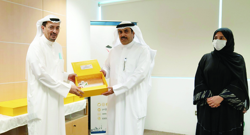 KUWAIT: KFH Chief Human Resources Officer Zeyad Al-Omar is honored.n