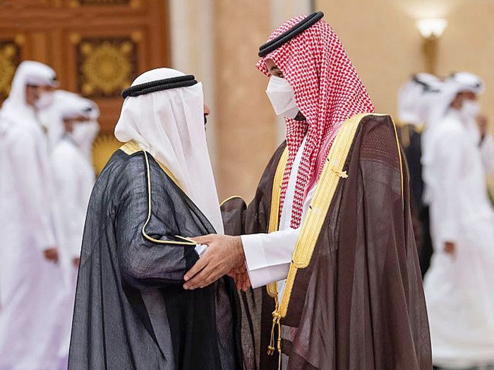 RIYADH: This handout photo released by the Saudi Press Agency shows His Highness the Crown Prince Sheikh Mishal Al-Ahmad Al-Jaber Al-Sabah (left) shaking hands with Saudi Crown Prince Mohammad bin Salman bin Abdulaziz Al-Saud yesterday.n