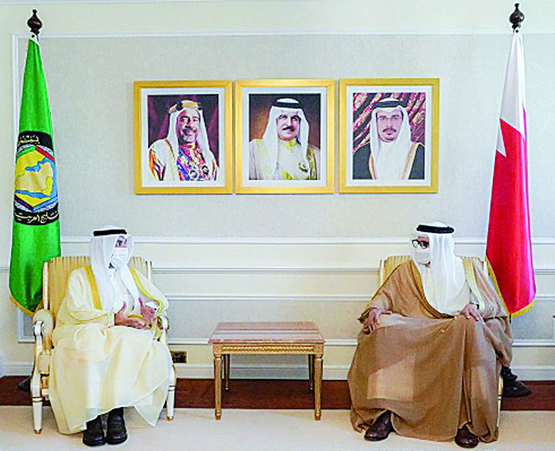 MANAMA: Bahrain's Foreign Minister Abdullatif Al-Zayani meets Gulf Cooperation Council Secretary General Nayef Al-Hajraf. - KUNAnn