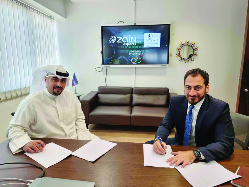 KUWAIT: Abdulla Al-Mojil, Head of the Kuwait Olympic Esports Committee (left) and Malek Hammoud, Zain Group Chief Investment and Digital Transformation Officer.n