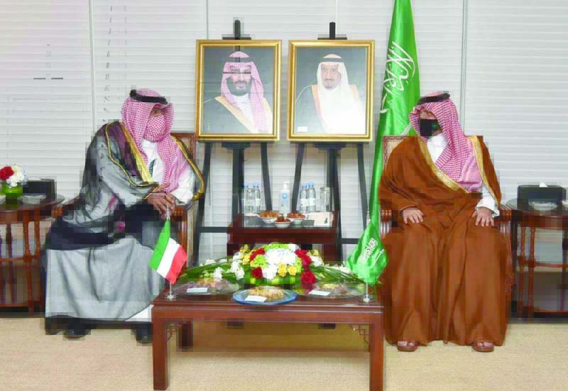 MANAMA: Kuwaiti Minister of Interior Sheikh Thamer Ali Al-Sabah meets Saudi Interior Minister Amir Abdulaziz bin Saud. - KUNA photosn
