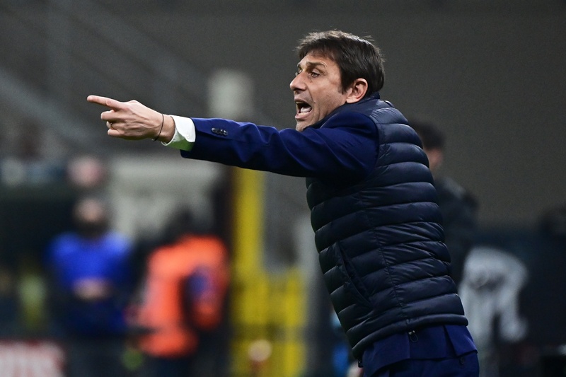 UDINE: In this file photo taken on March 8, 2021 Inter Milan's Italian coach Antonio Conte shouts instructions from the touch line during the Italian Serie A football match against Atalanta, at the San Siro stadium in Milan. – AFPn