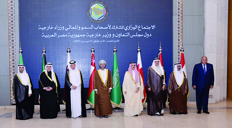 RIYADH: Kuwait's Foreign Minister Sheikh Dr Ahmad Naser Al-Mohammad Al-Sabah (second from left) in a group photo following a ministerial meeting between the Gulf Cooperation Council countries and Egypt. - KUNAn