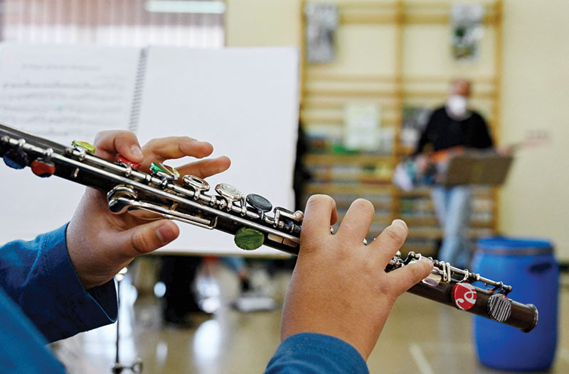 Spanish orchestra makes music from recycled junk