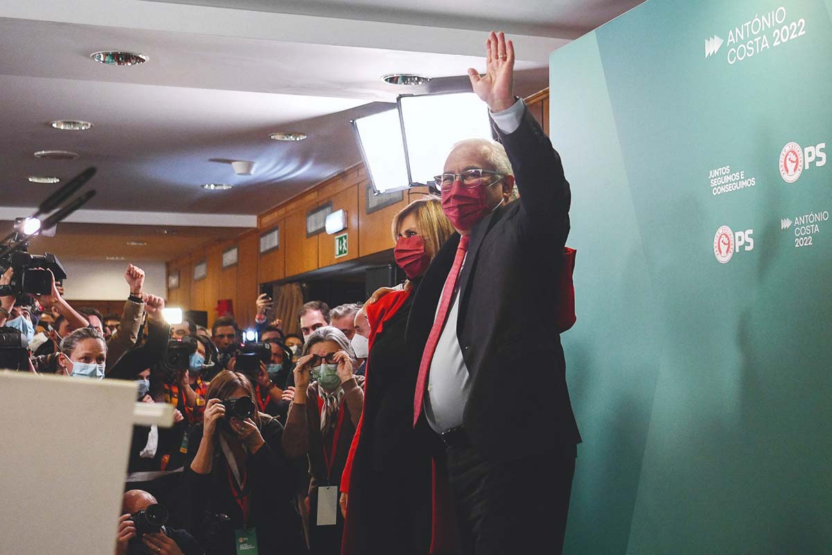 LISBON: Portuguese incumbent Prime Minister and leader of the Socialist party (PS) Antonio Costa gestures as he arrives to deliver a speech after the announcement of the exit polls at the Socialist Party campaign headquarters on the election night in Lisbon. - AFP