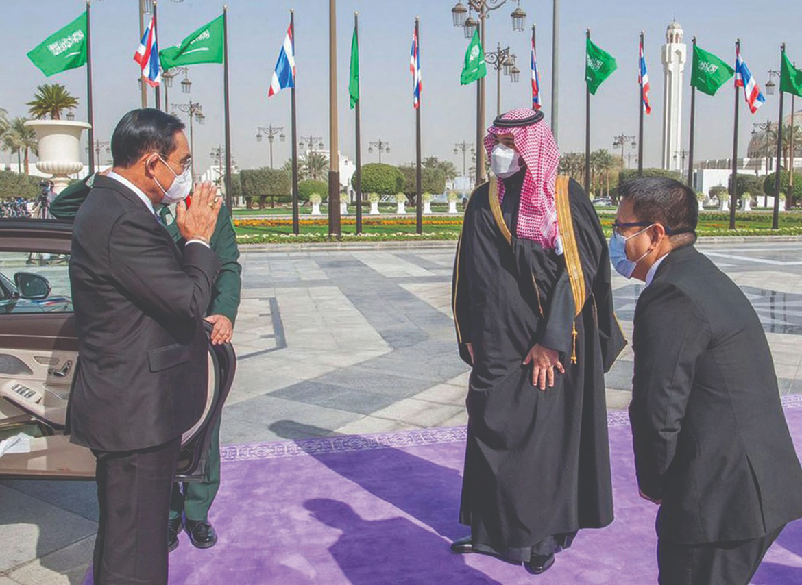 DIRIYAH, Saudi Arabia: Saudi Crown Prince Mohammed bin Salman meets Thailand's Prime Minister Prayut Chan-O-Cha on the outskirts of the capital Riyadh on Tuesday. - AFP