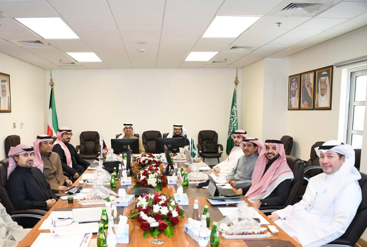 KUWAIT: Members of the Kuwaiti-Saudi joint committee are seen during the meeting. - KUNA