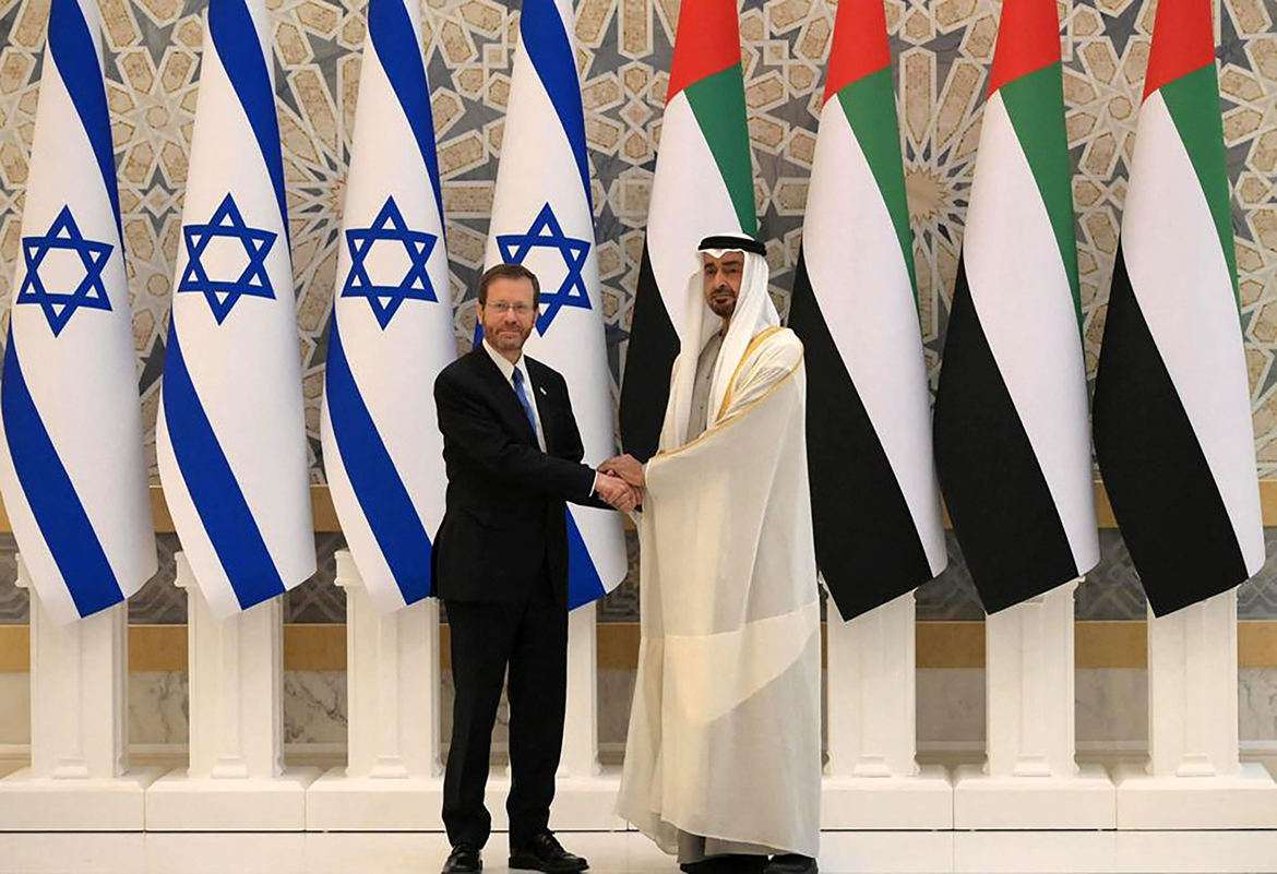 ABU DHABI: Abu Dhabi Crown Prince Sheikh Mohammed bin Zayed Al-Nahyan meets President of the Zionist entity Isaac Herzog yesterday. – AFP