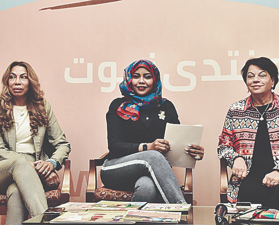 CAIRO:  Kuwaiti female artists during the symposium. - KUNA