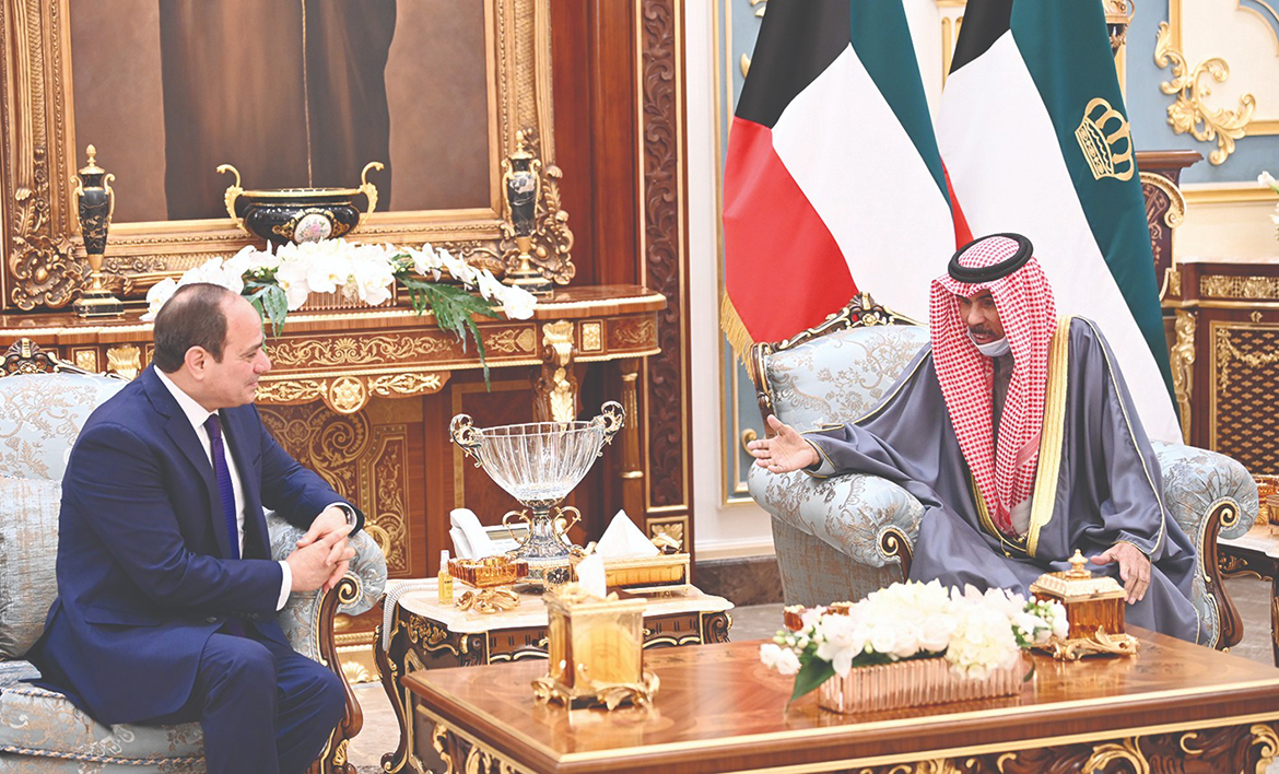 KUWAIT: His Highness the Amir Sheikh Nawaf Al-Ahmad Al-Jaber Al-Sabah meets Egyptian President Abdel Fattah Al-Sisi. - Amiri Diwan photos