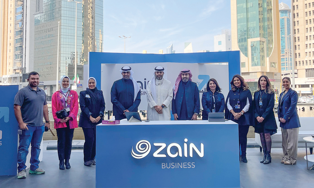 KUWAIT: Zain’s team at the company’s booth.