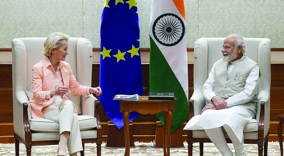 NEW DELHI: This handout photograph taken on April 25, 2022 and released by the Indian Press Information Bureau (PIB) shows India's Prime Minister Narendra Modi (right) with European Commission President Ursula von der Leyen during a meeting in New Delhi. - AFP
