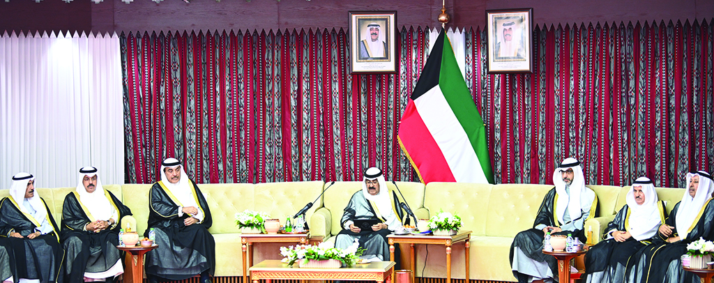 KUWAIT: His Highness the Crown Prince Sheikh Mishal Al-Ahmad Al-Jaber Al-Sabah delivers a speech during his visit to 'Al-Nabat' Traditional Poets Diwaniya. - Amiri Diwan photos