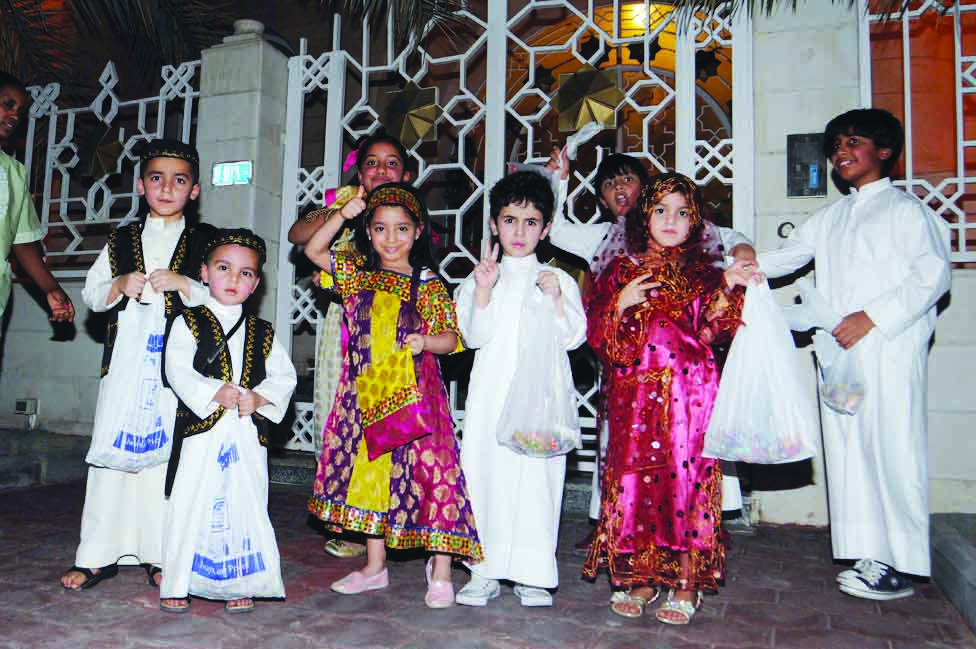 KUWAIT: Children celebrate girgian. - KUNA photosn