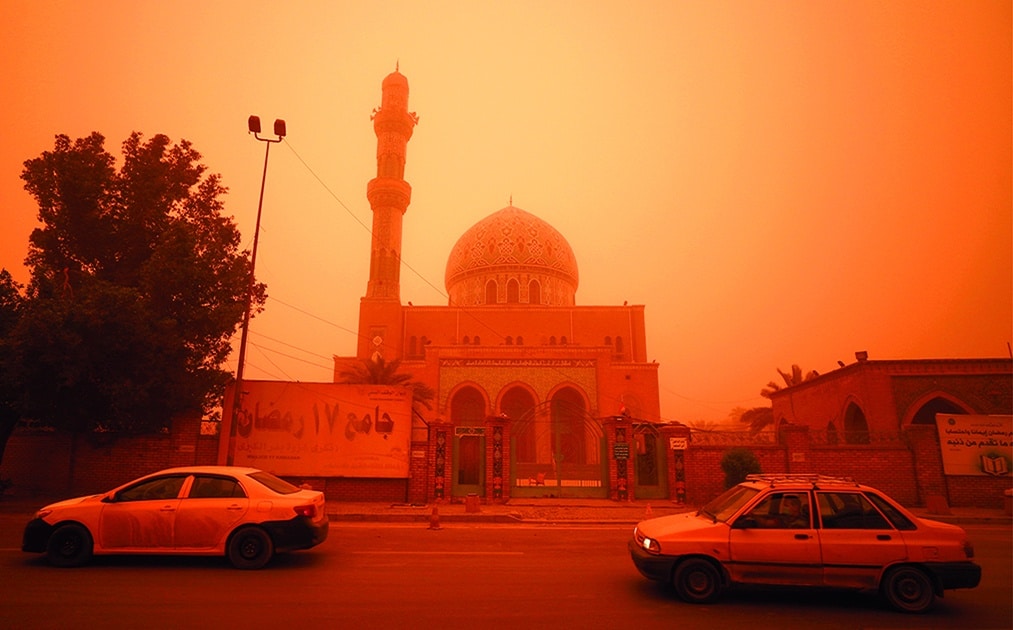 BAGHDAD: A photograph taken on May 1, 2020 shows the 17 Ramadan mosque in the Iraqi capital Baghdad during a severe sand storm. - AFP