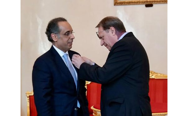 MOSCOW: Kuwaiti Ambassador Abdulaziz Al-Adwani receives the Order of Friendship in appreciation for his efforts to bolster Kuwait-Russian relations. - KUNA