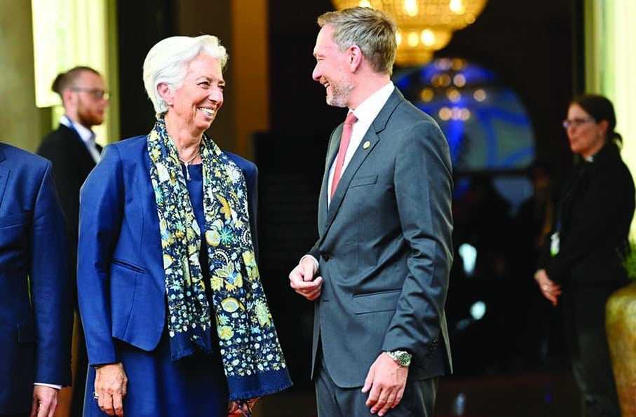 KONIGSWINTER, Germany: Germany's Finance Minister Christian Lindner welcomes President of the European Central Bank (ECB) Christine Lagarde (left) before a meeting of finance ministers and central bankers from the Group of Seven industrialized nations (G7) on May 19, 2022 at the Petersberg in Koenigswinter near Bonn, western Germany. - AFP