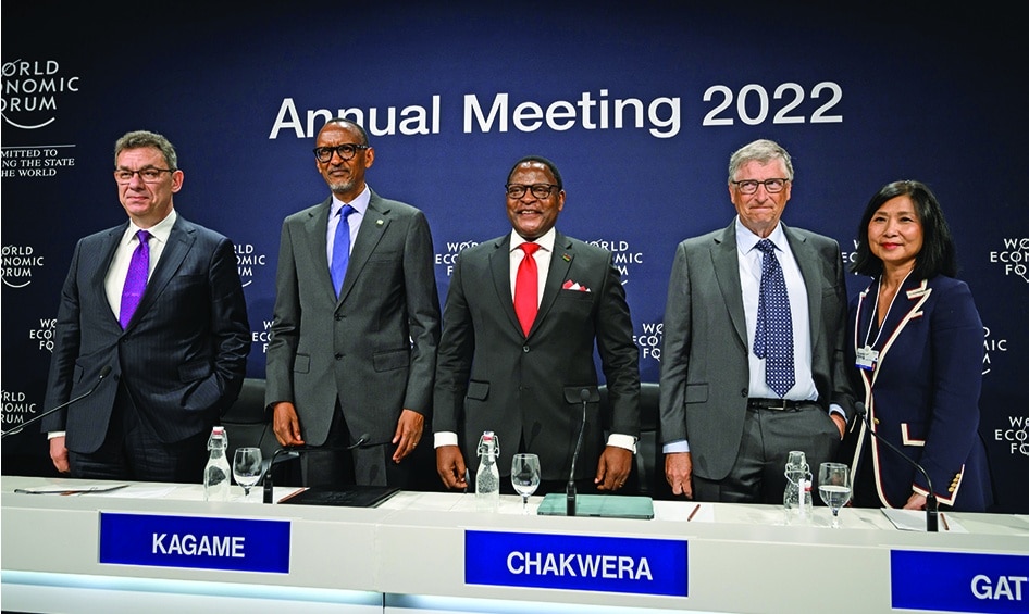 DAVOS: (From left) Pfizer CEO Albert Bourla, Rwanda President Paul Kagame, Malawi’s President Lazarus Chakwera, Philanthropist and co-founder of Microsoft Bill Gates and Pfizer group president Angela Hwang pose after a press conference on the sidelines of the World Economic Forum (WEF) annual meeting in Davos on May 25, 2022. – AFP
