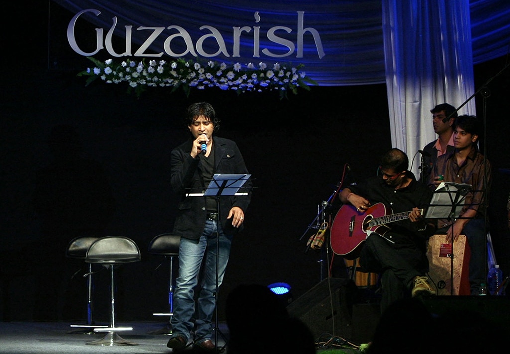 In this file photo Bollywood singers Mohit Chauhan (left), Krishnakumar Kunnath -- popularly known as KK (center) and Shaan attend a concert in Mumbai.