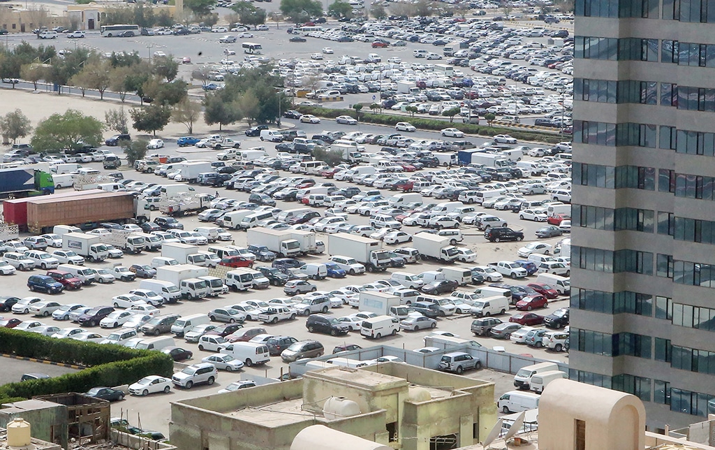 KUWAIT: Photo shows cars at a parking lot in Kuwait City. Finding a place to park has always been a challenge for tenants who live in densely-populated investment areas, but now the problem has reached residential and commercial areas, with no action taken towards it. – Photo by Yasser Al- Zayyat