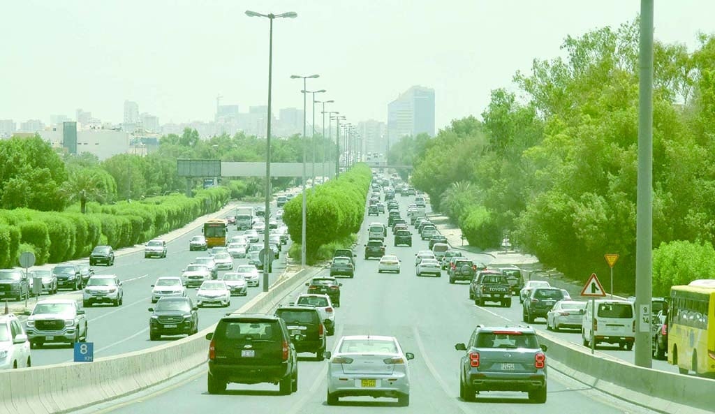 KUWAIT: Vehicles drive on Fourth Ring Road in this file photo. – Photo by Fouad Al-Shaikh