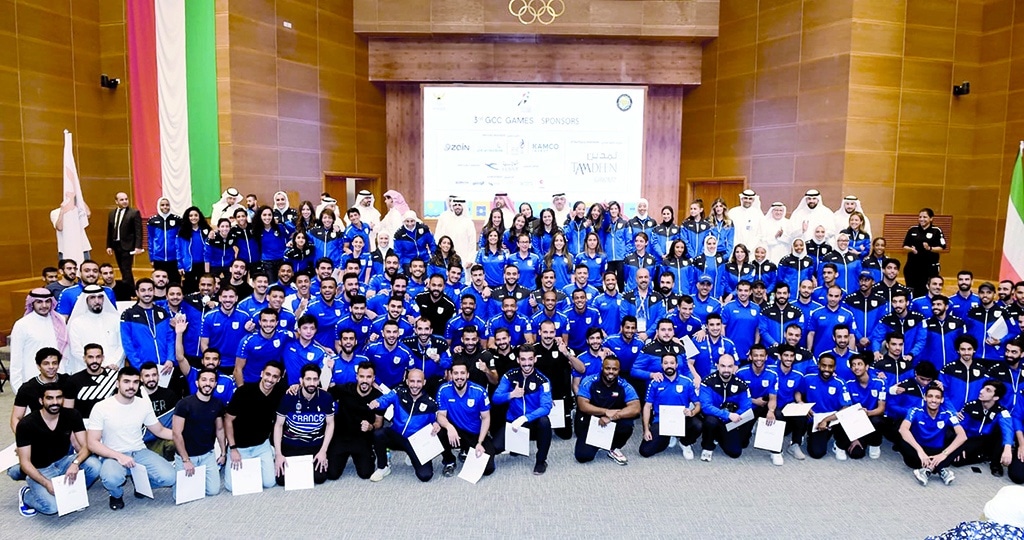 KUWAIT: Zain officials pose for a group photo with Kuwait's champions.