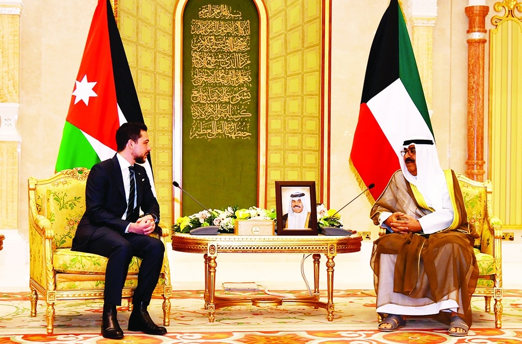 KUWAIT: His Highness the Crown Prince Sheikh Mishal Al-Ahmad Al-Jaber Al-Sabah meets the Crown Prince of Jordan Hussein bin Abdullah. - KUNA photos