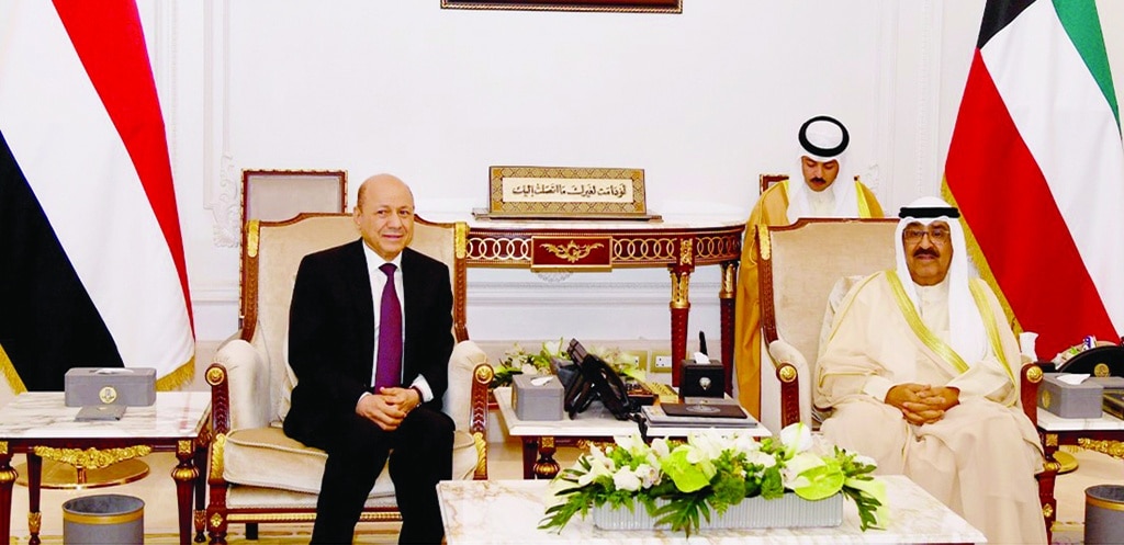 KUWAIT: His Highness the Crown Prince Sheikh Mishal Al-Ahmad Al-Jaber Al-Sabah meets head of the Yemeni Presidential Leadership Council Rashad Al-Alimi. - KUNA