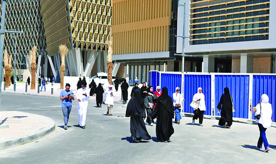 KUWAIT: An archive photo showing students at the Kuwait University campus. The picture is used for illustration purpose only. - KUNA