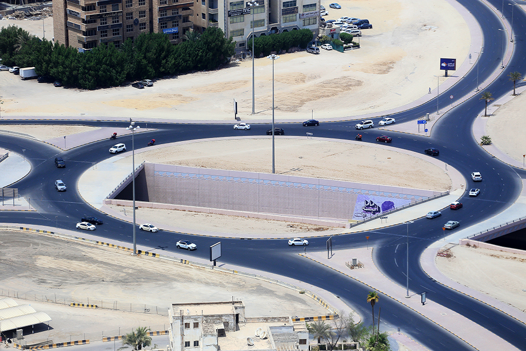 KUWAIT: Cars traverse a roundabout in Kuwait City. – Photo by Yasser Al-Zayyat