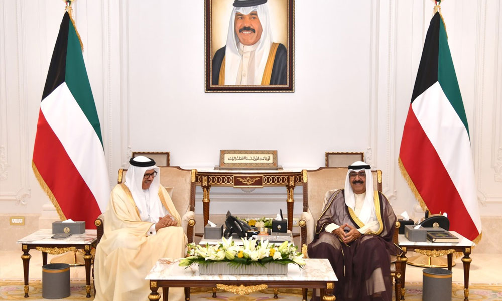 HH the Crown Prince received Bahraini Minister of Foreign Affairs Dr. Abdullatif Al-Zayani
