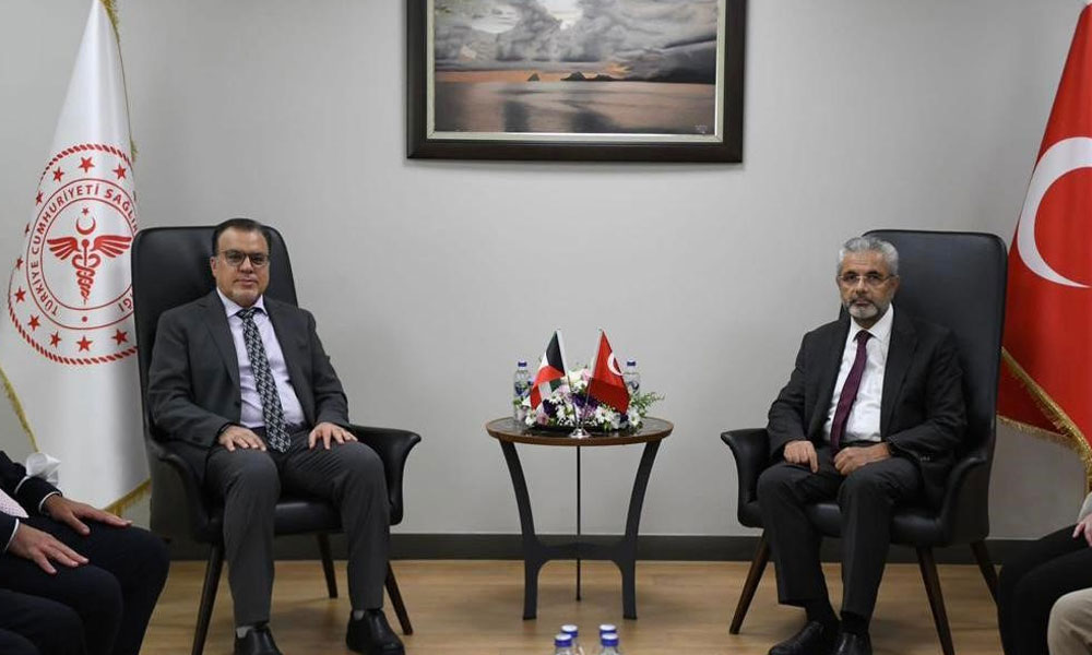 Kuwaiti Health Minister Khaled Al-Said with Turkish Deputy Minister of Health Sabahattin Aydin