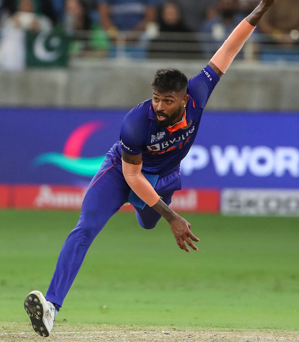 DUBAI: India’s Hardik Pandya delivers a ball during the Asia Cup Twenty20 international cricket Group A match between India and Pakistan on August 28, 2022. – AFP