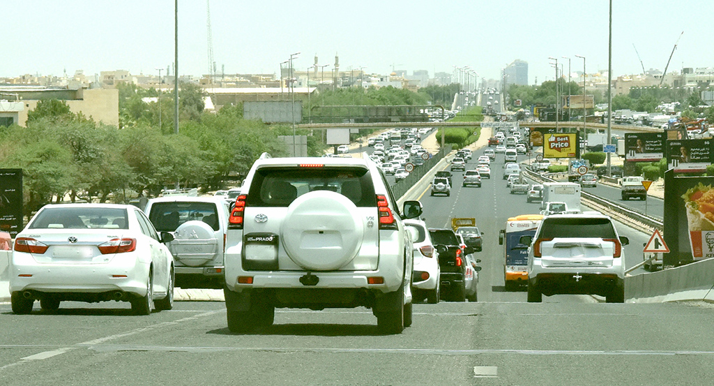KUWAIT: Heavy traffic on Fourth Ring Road. - Photo by Fouad Al-Shaikh
