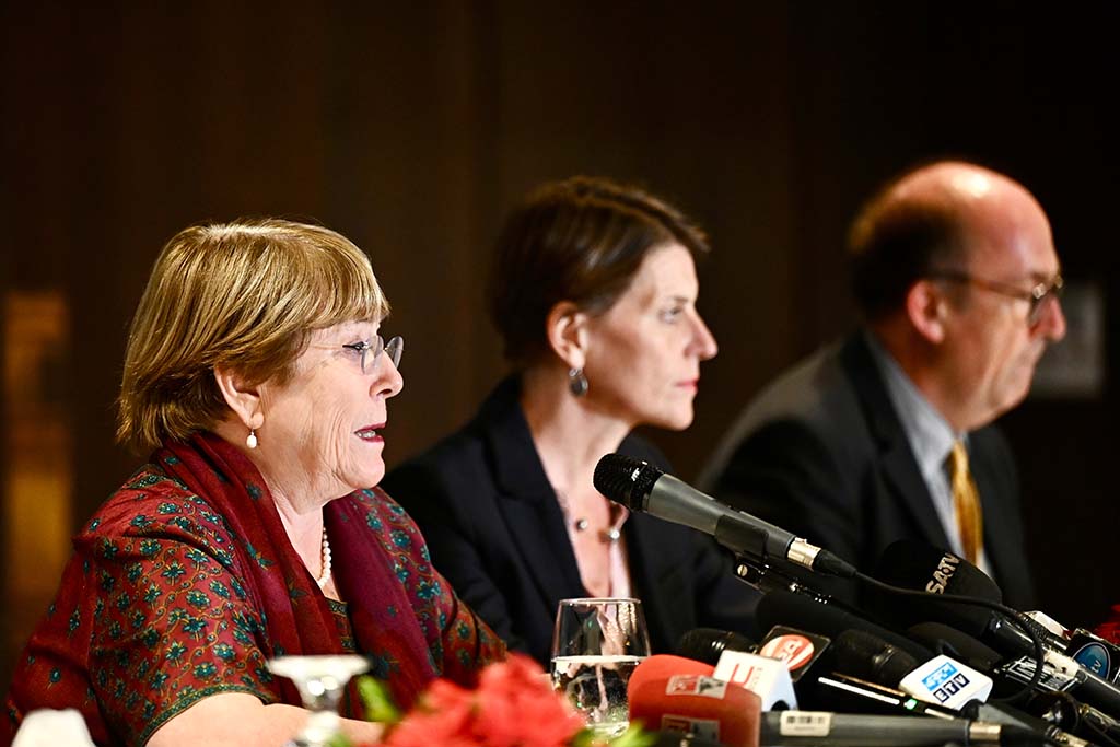 DHAKA, Bangladesh: United Nations High Commissioner for Human Rights Michelle Bachelet (L) speaks during a press conference in Dhaka on August 17, 2022. – AFP