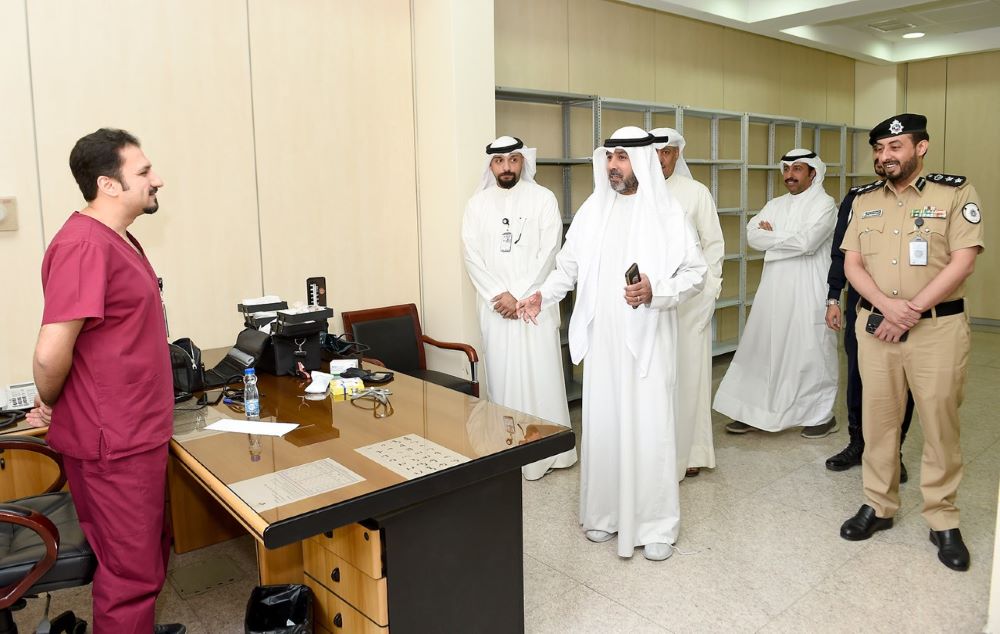 KUWAIT: Acting undersecretary at the Information Ministry Mohammad bin Naji visits Elections Affairs Headquarters. - KUNA