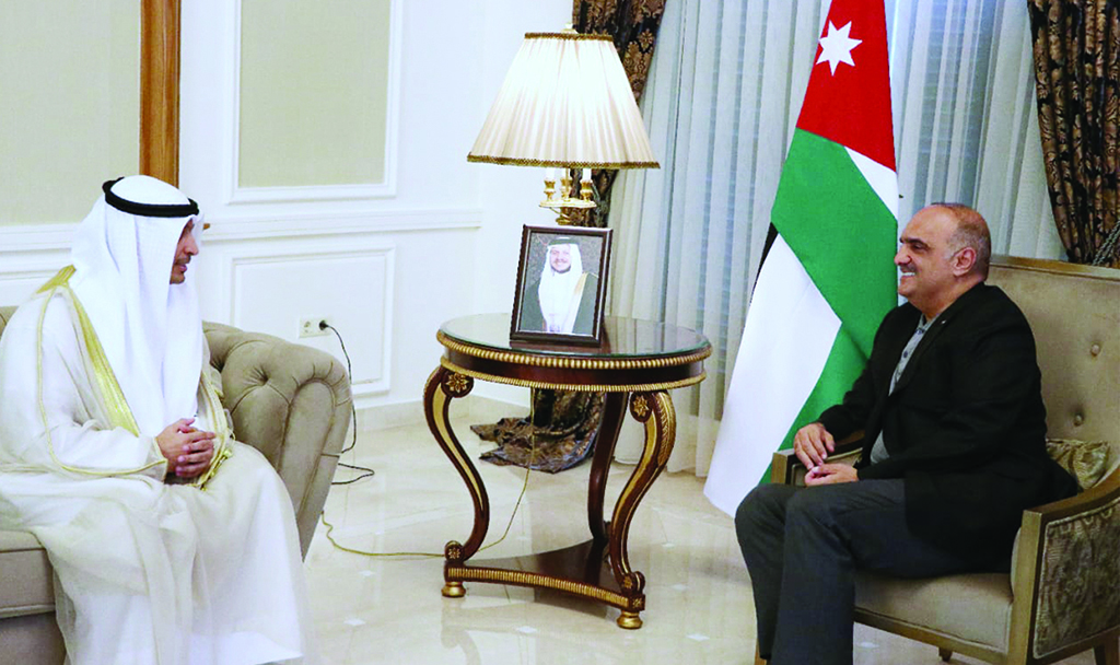 AMMAN: Jordanian Prime Minister Bisher Khasawneh with met Kuwaiti Minister of Information and Culture nand Minister of State for Youth Affairs Abdul Rahman Al-Mutairi.