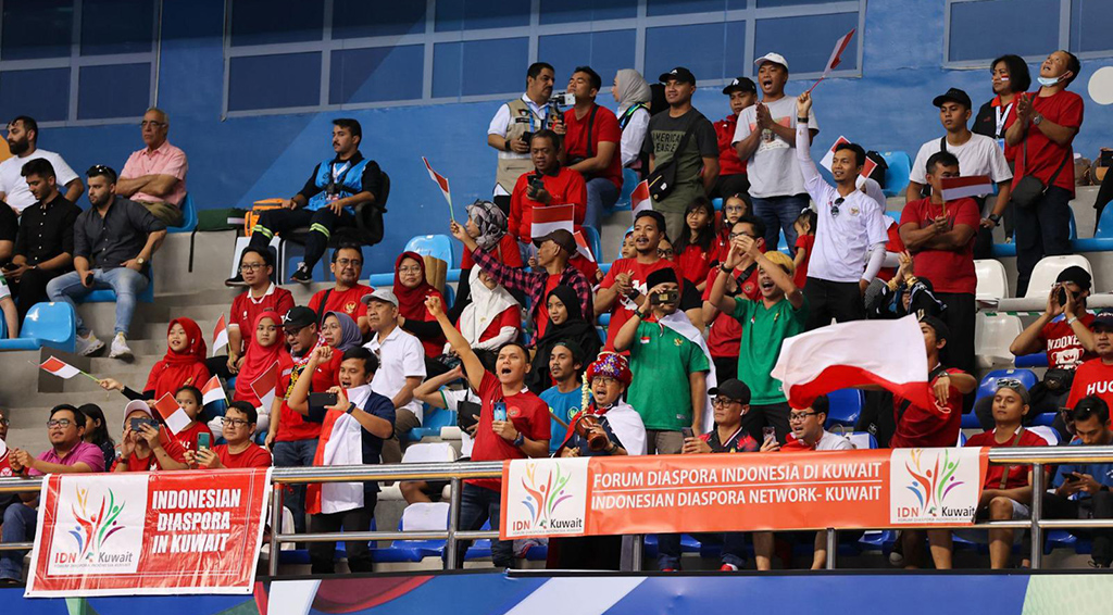 KUWAIT: Kuwait's fans cheer their favorite team during the AFC Futsal Asian Cup Kuwait 2022 Championship.