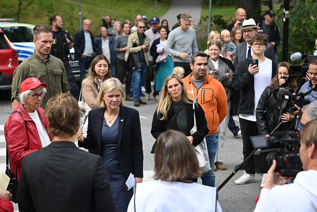 NACKA, Sweden: Swedish Prime Minister and leader of the Social Democrats Magdalena Andersson arrives to give her vote at a polling center in Nacka, near Stockholm on September 11, 2022 during the general elections in Sweden. - AFP