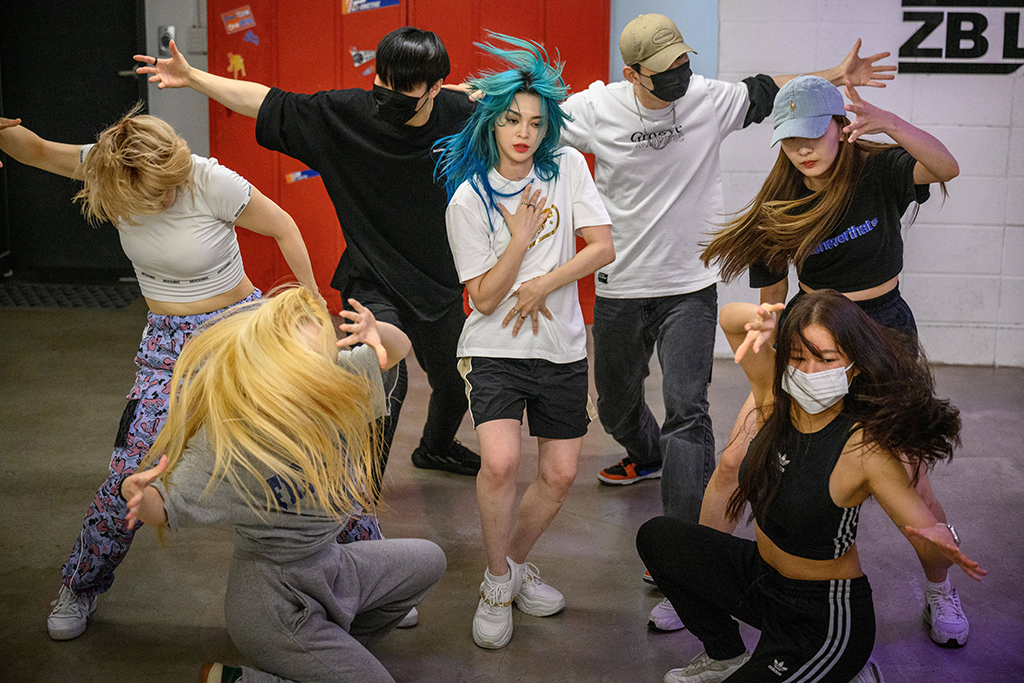 Korean American K-pop star AleXa (center), who recently won the American Song Contest, takes part in a rehearsal with her dance crew in a dance studio of South Korea’s ZB Label in Seoul. Korean-American K-pop star AleXa has wanted to be on stage since she was a kid, but her search for fame in South Korea was also fuelled by another reason—to help her mother find her birth family. - AFP