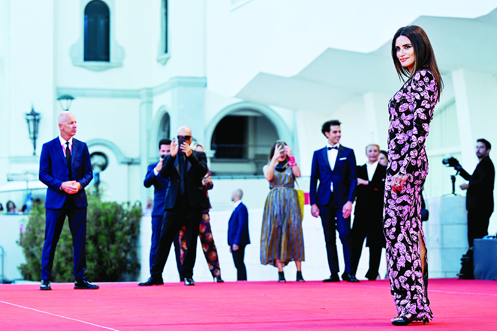 Spanish actress Penelope Cruz arrives on September 4, 2022 for the screening of the film ‘L’Immensita’ (Immensity) presented in the Venezia 79 competition as part of the 79th Venice International Film Festival at Lido di Venezia in Venice, Italy. – AFP