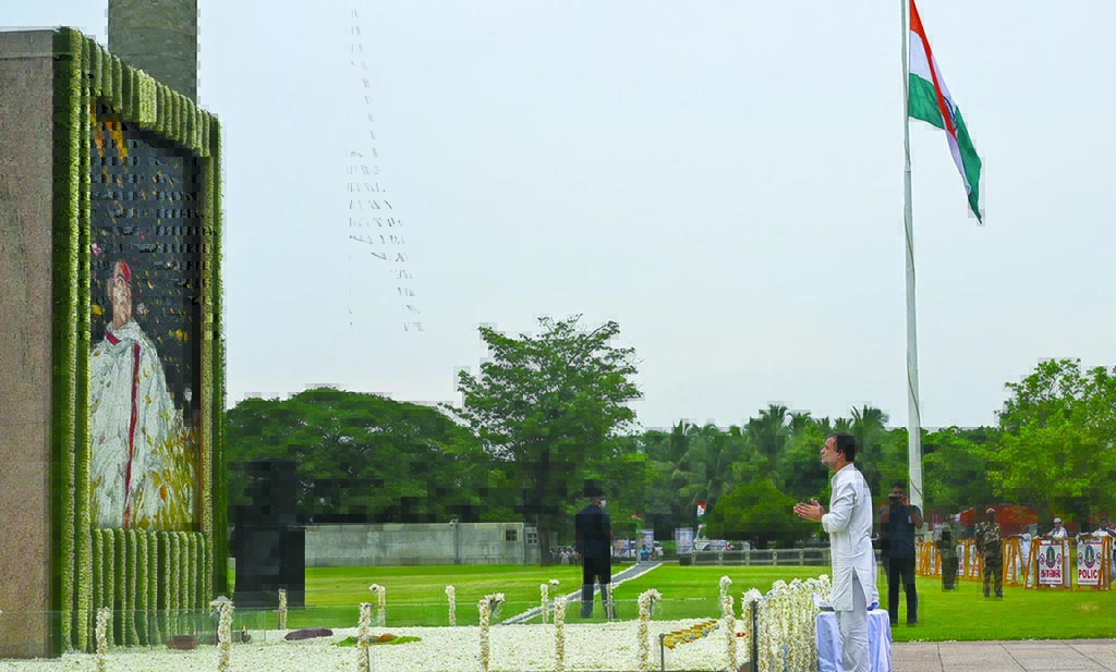 SRIPERUMBUDUR, India: Congress party leader Rahul Gandhi pays tribute at his father, slain former Indian prime minister Rajiv Gandhi's assassination memorial on Sept 7, 2022, before starting his party's Kanyakumari to Kashmir rally. - AFP