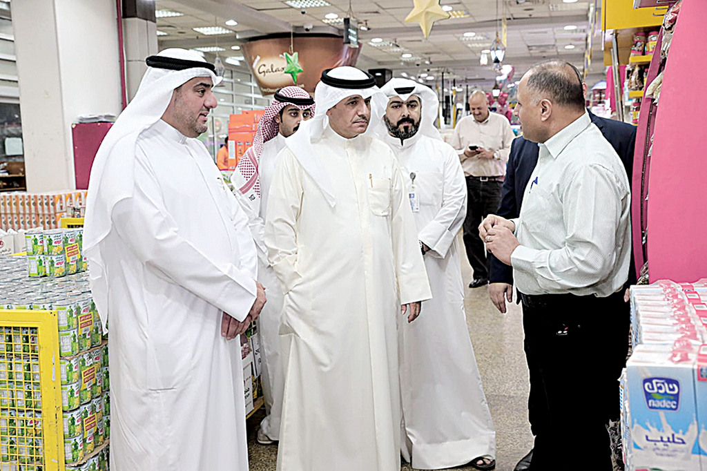 KUWAIT: Chairman of the UCCS Badah Al-Dosari during the inspection tour.