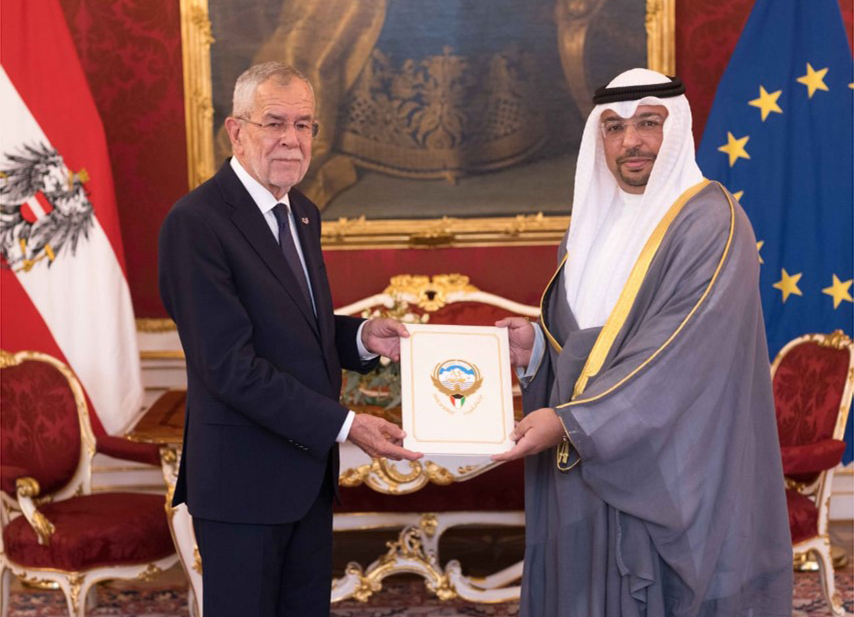 Kuwait's ambassador to Austria Talal Al-Fassam presents his credentials to Austrian President Alexander Van der Bellen.